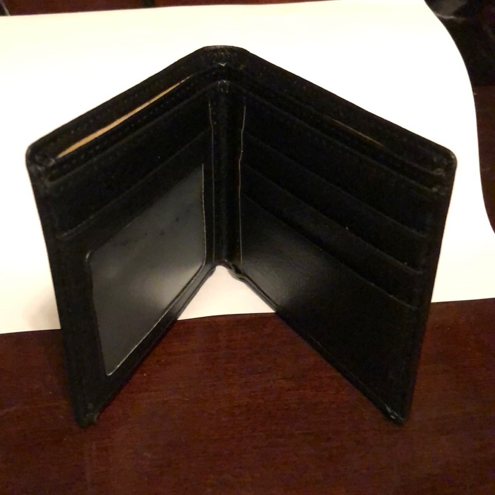 Men’s black leather Bifold wallet NWOT